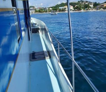 Tartane Boat Rental | Experience L'aquahome: Exceptional Water Accommodation