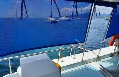 Tartane Boat Rental | Experience L'aquahome: Exceptional Water Accommodation