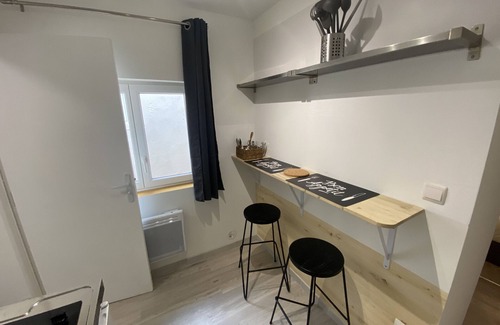 Fontaine Lestang-Bagatelle-Papus-Tabar-Bordelongue Apartment | Modern L'Arène: Chic T1bis Near Metro with Breakfast