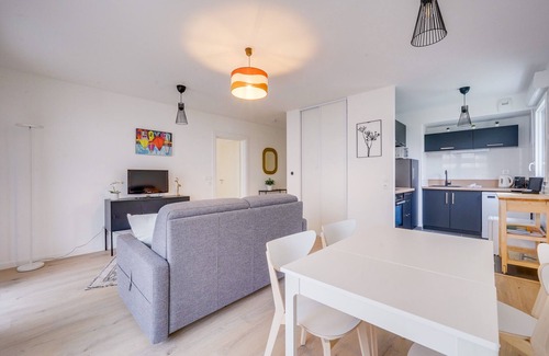 Merignac Apartment | Discover L'Arboresens: Apartment with Terrace & Parking