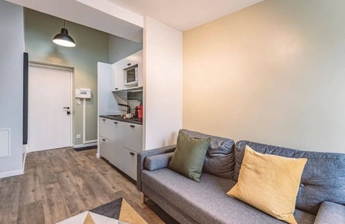 Courlancy Apartment | Stay at L'arc en ciel, Overlooking the Cathedral with Breakfast