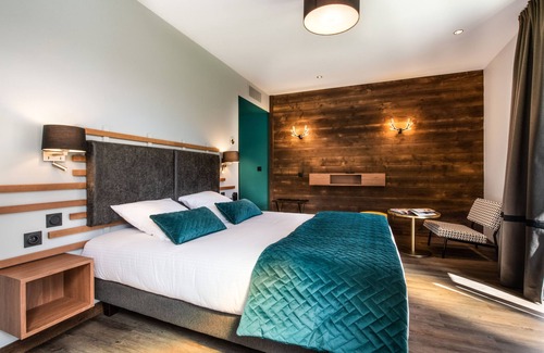 Doussard Hotel | Relax at L'Arcalod Hôtel Restaurant & Spa with Pool & Hot Tub