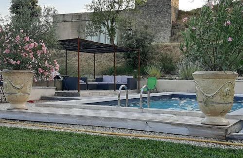 Pertuis Apartment | Experience Comfort at L'ARCHIMBAUDE with Pool Access
