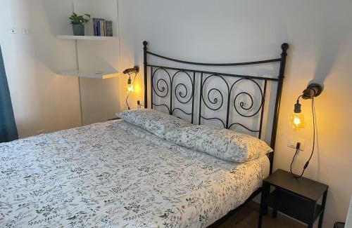 Citta Nuova-Barriera Nuova-San Vito-Citta Vecchia House | Discover L'Arsenàl: 4-Star Haven for Families & Pets