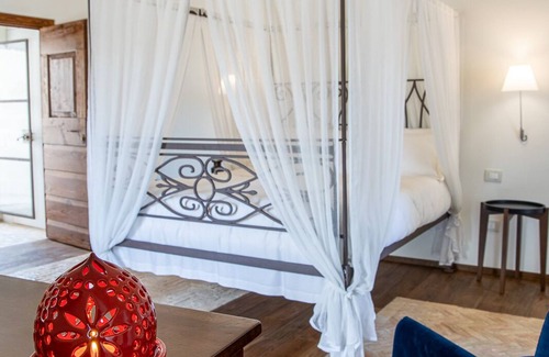 Sasso Caveoso House | Discover L' Artiere Dimore nei Sassi with Spa & Family Perks