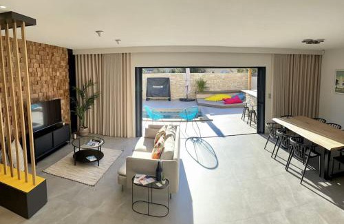 Aix-en-Provence Villa | Discover L'Artiste - Poolside Villa Near Historic Aix