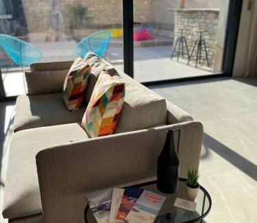Aix-en-Provence Villa | Discover L'Artiste - Poolside Villa Near Historic Aix