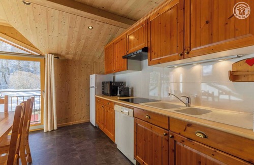 Bessans House | Cozy L'ASTER Gîte in Bessans with Breakfast & Kitchen