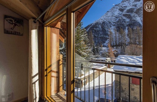 Bessans House | Cozy L'ASTER Gîte in Bessans with Breakfast & Kitchen
