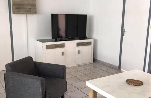 Saint-Martin-Boulogne Apartment | Pet-Friendly L'atelier: Ideal for Families near Nausicaa