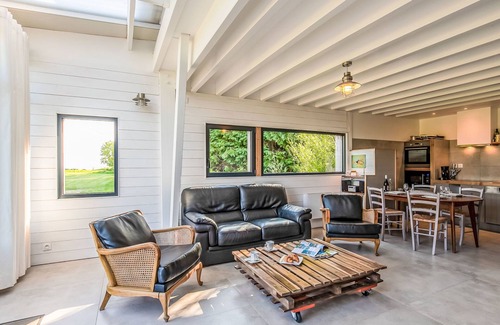 Locquirec House | L'Atelier by Interhome