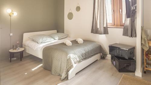 Bar-sur-Seine Apartment | Discover L'Atelier Colombage: Family & Pet-Friendly Escape