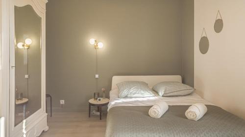 Bar-sur-Seine Apartment | Discover L'Atelier Colombage: Family & Pet-Friendly Escape