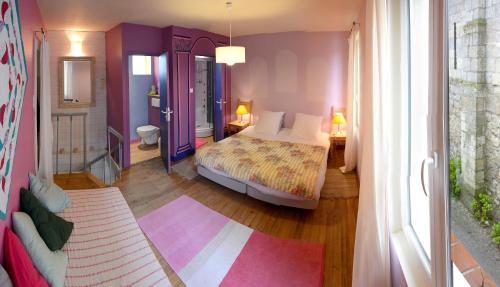 Aubiac Bed & Breakfast | Cozy L'Atelier d'Aubiac: Pet-Friendly Family Getaway
