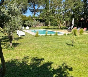 Cabrieres-d'Avignon Apartment | Relax at L'Atelier de la Baronnie - Guest Rated 10/10