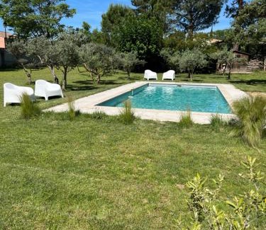 Cabrieres-d'Avignon Apartment | Relax at L'Atelier de la Baronnie - Guest Rated 10/10