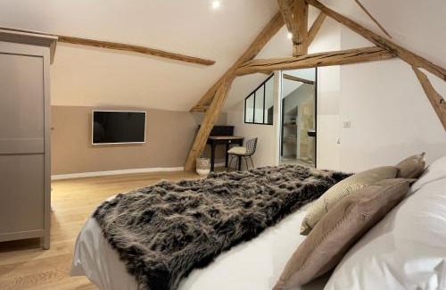 Aumont-en-Halatte Bed & Breakfast | Beachfront Bliss at L'Atelier des Magnolias - Rated 9.5/10