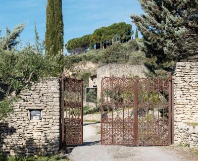 Gordes House | Oceanfront Oasis: l'Atelier des Milles Roches Awaits You