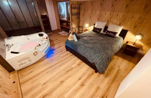 Gare-Jouvenet Apartment | Relax at L'Atelier des Rêves - Hot Tub Retreat in Rouen