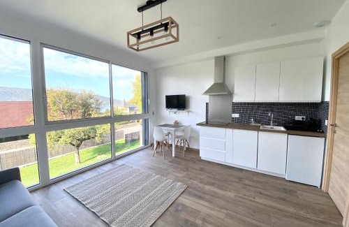 Veyrier-du-Lac Apartment | Experience Oceanfront Bliss at L'Atelier des Rêves