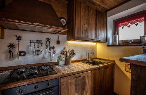Gimillan Apartment | Discover L'Atelier du Temps - Chalet Les Marmottes Retreat