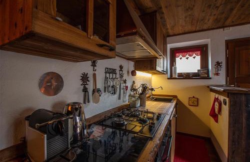 Gimillan Apartment | Discover L'Atelier du Temps - Chalet Les Marmottes Retreat