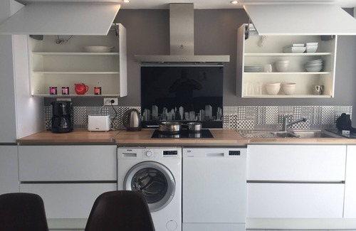 Mont-Dol Cottage | Cozy L'atelier Gîte Apartment with Kitchen & Breakfast