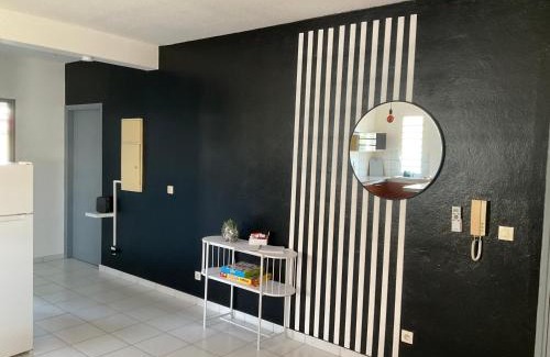 Cayenne Apartment | L'atelier Monochrome