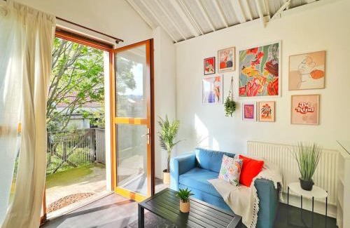 Louis Bertrand-Mirabeau-Semard Apartment | Explore L’atelier parisien – Family-Friendly Near Metro 7