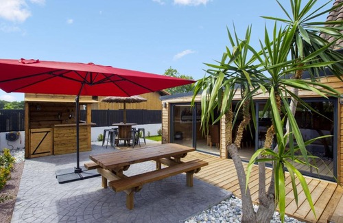 Benesse-Maremne House | Discover L'Atipik - Welkeys: Pet-Friendly & Pool Access