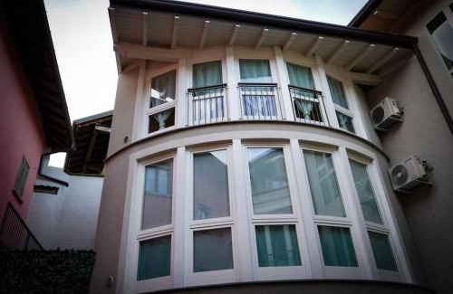 Sesto Calende Apartment | Unforgettable Stays at L'Attico del Lago - Rated 9.9/10