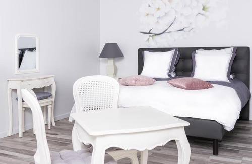 Ergersheim Bed & Breakfast | Experience Comfort and Warmth at L'Attrap'Rêves Hotel