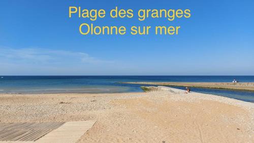 LʼIle-dʼOlonne Bed & Breakfast | Unforgettable Stay at L Atypique: Rated 10/10 with Breakfast