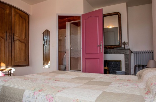 Ozon Hotel | Elegant L'Auberge Basque: Family-Friendly with Dining Options