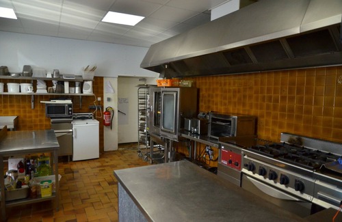 Eygliers Hotel | Discover L'auberge D'eygliers: Family-Friendly Retreat