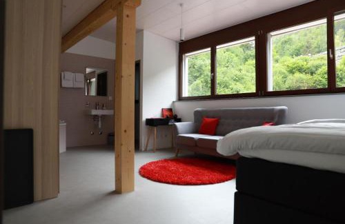 Noiraigue Hotel | Discover L'auberge de Noiraigue: A 9/10 Guest Favorite