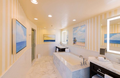 Del Mar Hotel | Elegant L'Auberge Del Mar: Spa, Pool & 5-Star Comfort