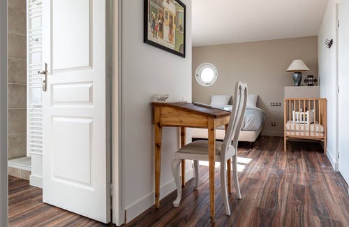 Rochecorbon Bed & Breakfast | Discover Comfort at L'auberge du Croissant – Rated 8.6/10