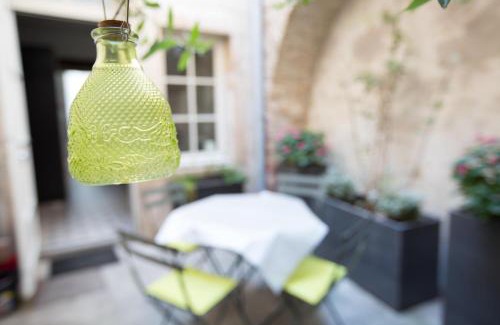 Beaune City Centre Apartment | Elegant Apartment in the Heart of the City with Terrace