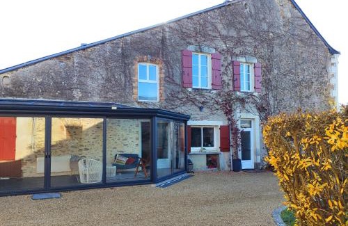 Val-du-Layon Bed & Breakfast | Family-Friendly Getaway at L'Aubinoise - 9.7/10 Rated