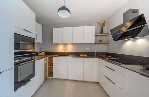 Vannes Apartment | Explore L'Audacieux: Central Apartment with Garage & Spa
