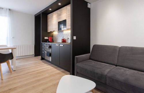 Secteur 1 Apartment | Explore Family-Friendly Comfort at L' Augustin Hotel