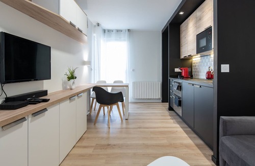 Secteur 1 Apartment | Explore Family-Friendly Comfort at L' Augustin Hotel