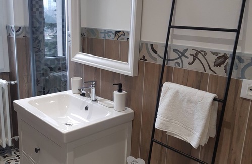 Novi Ligure House | Discover L'Aurora: Family-Friendly Stay with Spa Amenities
