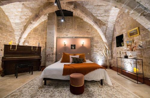 Quartier Vieux Marche-Cathedrale Apartment | Indulgent Retreat at L'Autel: Spa & Sauna in City Center
