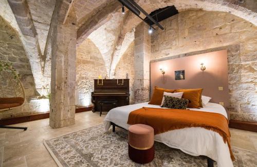 Quartier Vieux Marche-Cathedrale Apartment | Indulgent Retreat at L'Autel: Spa & Sauna in City Center