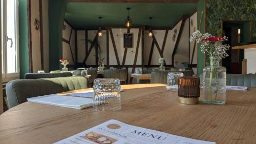 Beaumont-le-Roger Hotel | L'Authentique