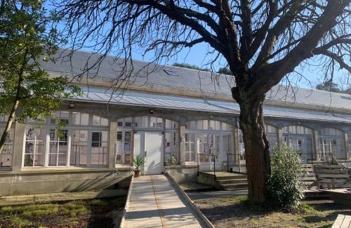 Cherbourg-en-Cotentin Hotel | Exceptional Stay at L'Autre Lieu - Child Friendly Retreat