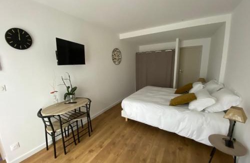 Arnage House | L auvetia studio 150 circuit 24h