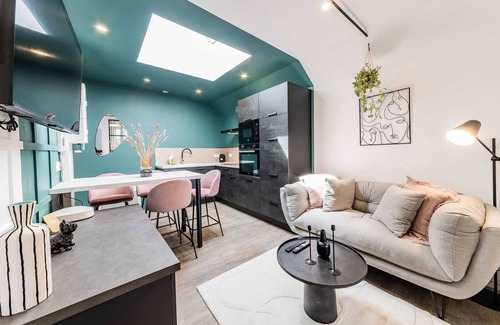 Segre Apartment | Relax at L'azur: A Cozy Haven for Families and Pets